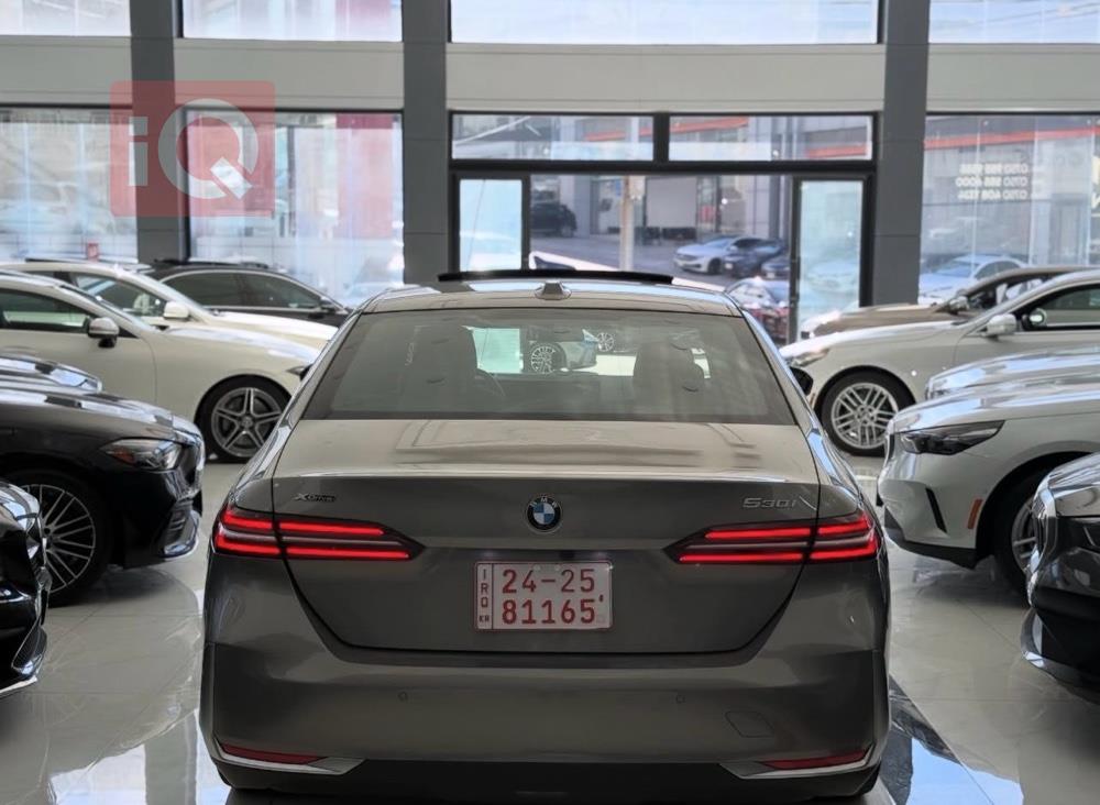 بی ئێم دەبڵیو سیریەس 5